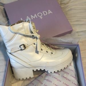Brand new LA MODA chunky platform